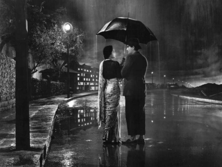 Top 16 Bollywood Rain songs that will storm their way into your heart everytime you hear them