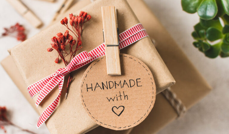 5 Unique and Useful Personalised Diwali Gift Ideas for your Family and Friends 5 Unique and Useful Personalised Diwali Gift Ideas for your Family and Friends