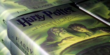 A Book Review Of Harry Potter And The Half-Blood Prince By J K Rowling - Transcendence To An Unexpected Territory