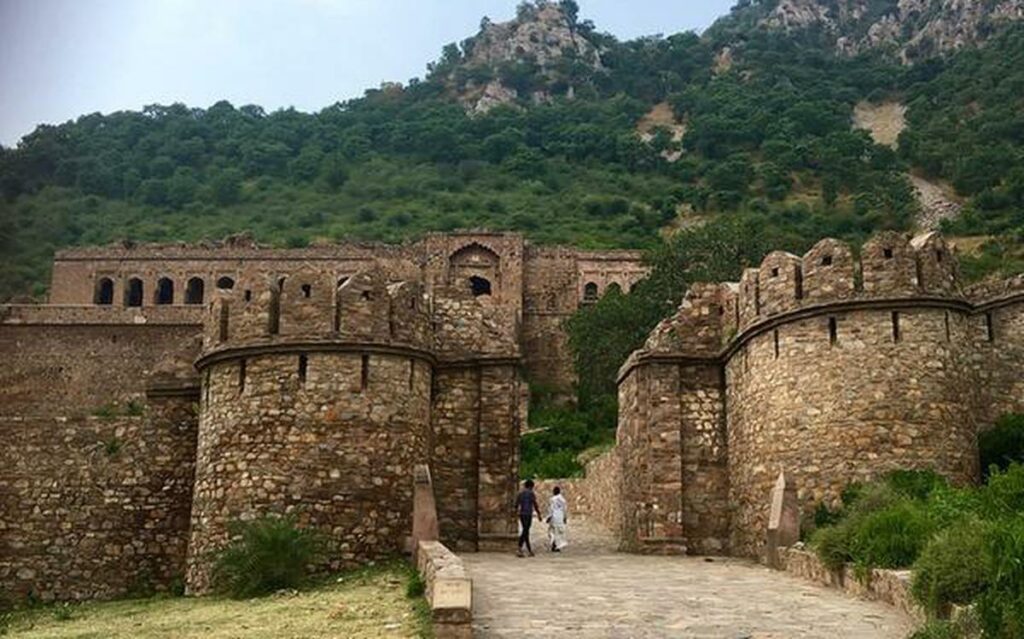 Why You Must Avoid These 10 Places In India Right Now? Alert, Most Haunted Places In India, Beware - Fort of Bhangarh, Rajasthan