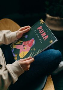 Poetry Book Review of Runa – Fleeting Thoughts Collected By Veekay, A Simple Yet A Warm Pursuit To Live And Its Intricacies