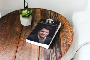 Book Review of Clarity: The unconventional guide to attaining Ultimate Success Quickly by Byomokesh Rajguru