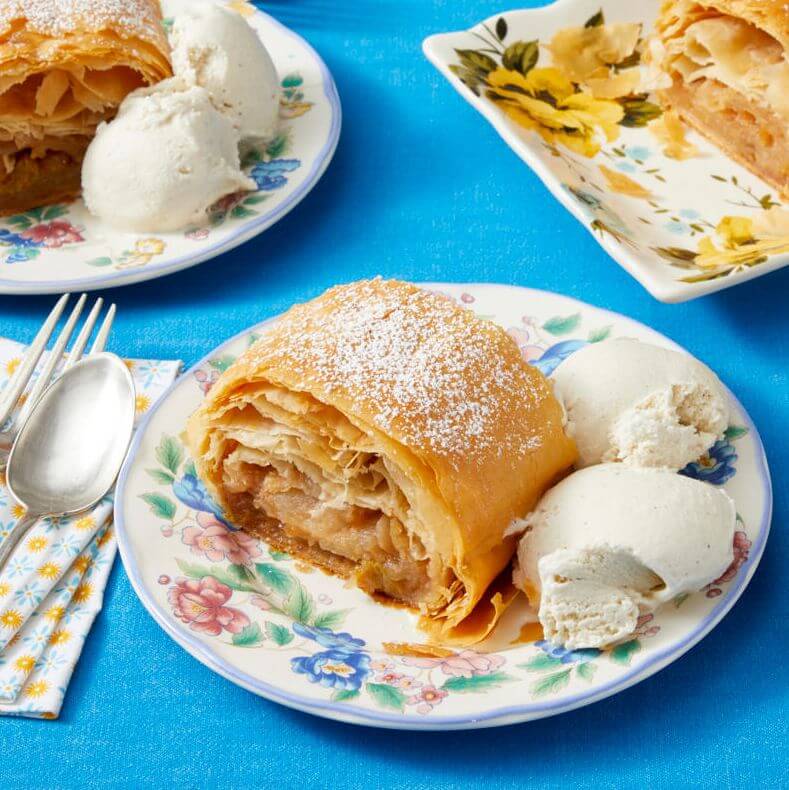 Apple Strudel-Christmas Dessert Recipes