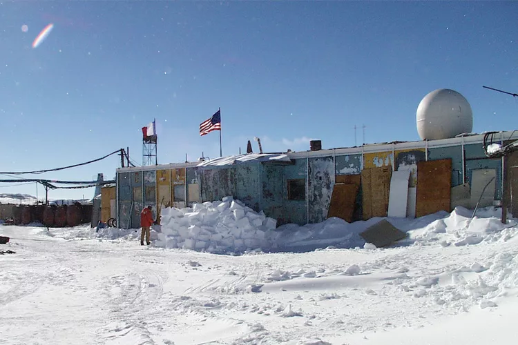 Coldest Places to Live on Earth-Vostok, Antarctica