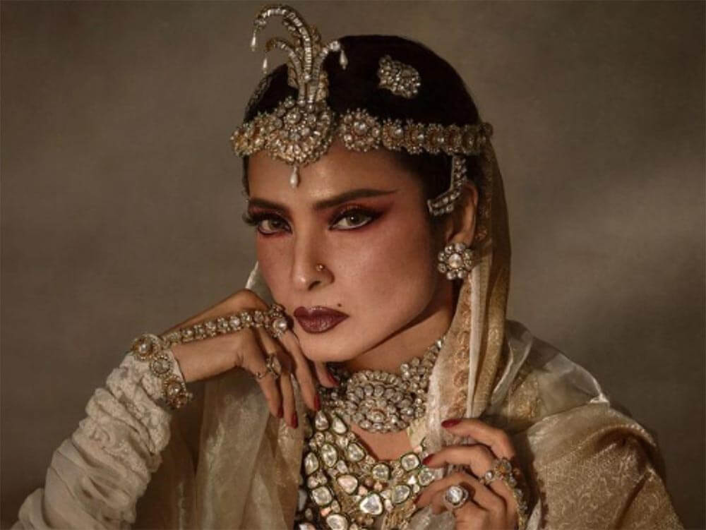 Unveiling 5 Controversies Surrounding Rekha, the Bollywood Icon