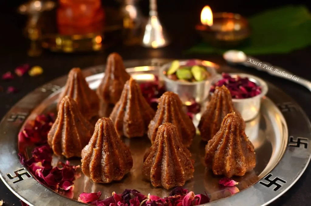 Oats-and-Jaggery-Modak