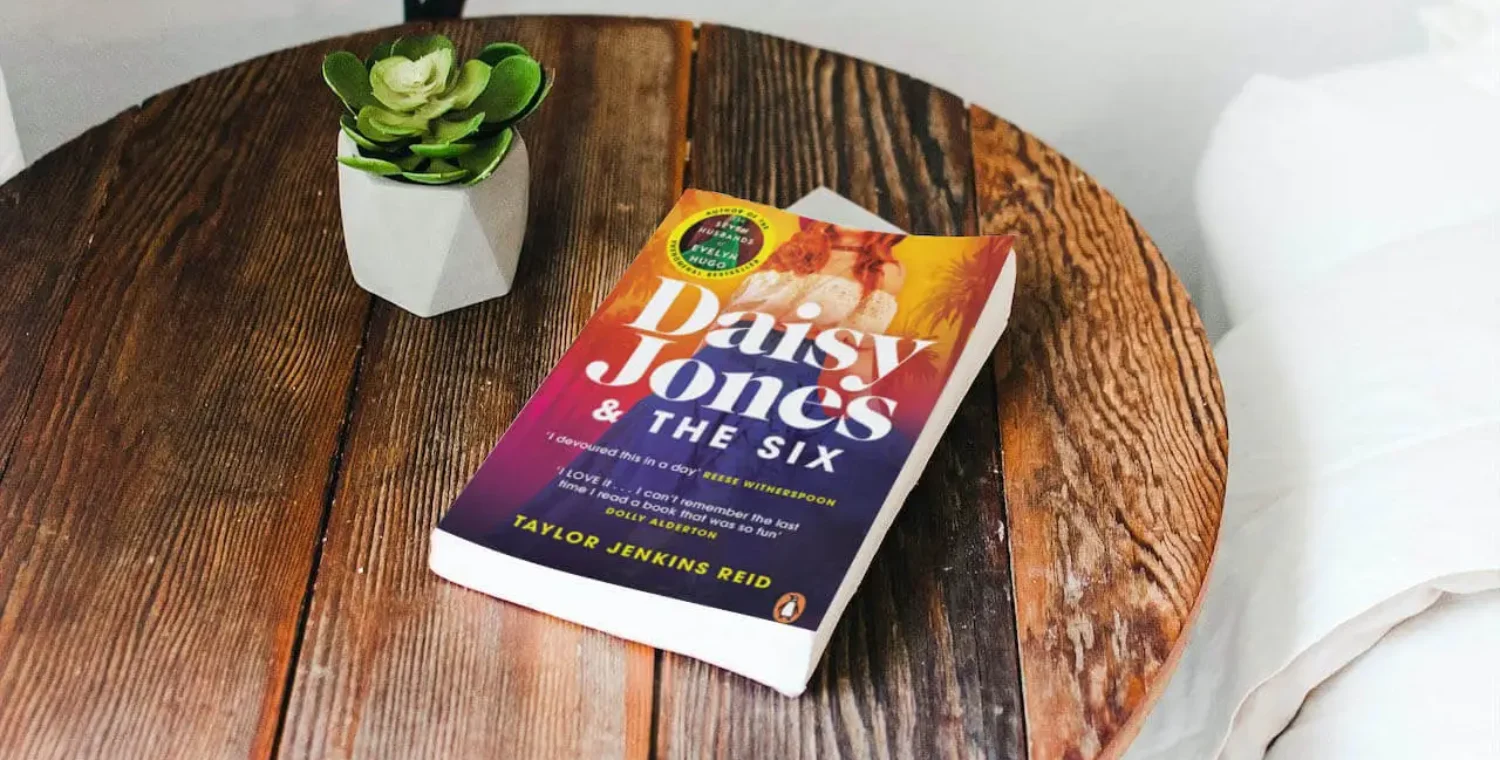 Book Review of Daisy Jones & the Six by Taylor Jenkins Reid
