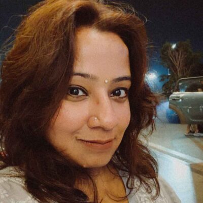 Neelam Sharma, beauty and skincare blogger, portrait photo